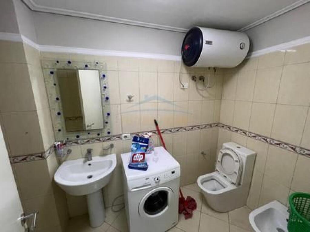 Shitet Apartament 2+1+2+ Verande, Pallati me Shigjeta