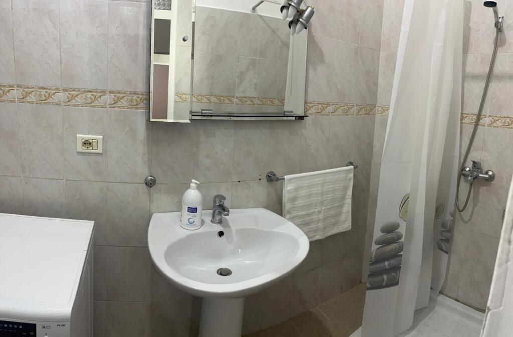 FOR RENT  1+1  13706        