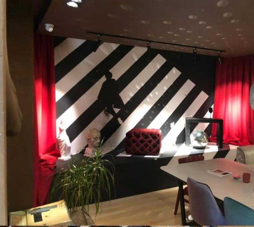 Business Premises for Rent    Elar2 8 1383
