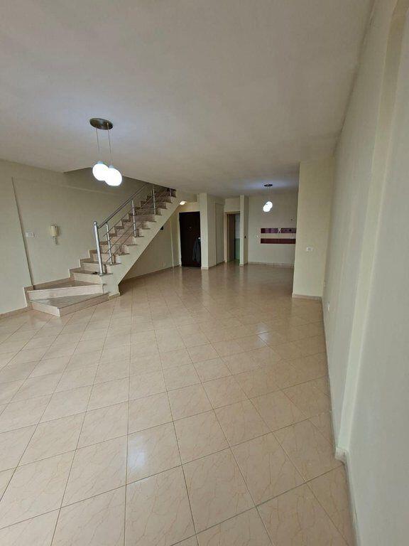 In vendita, Duplex 3+1+2, Residenza Kodra e Diellit 1, Tirana.