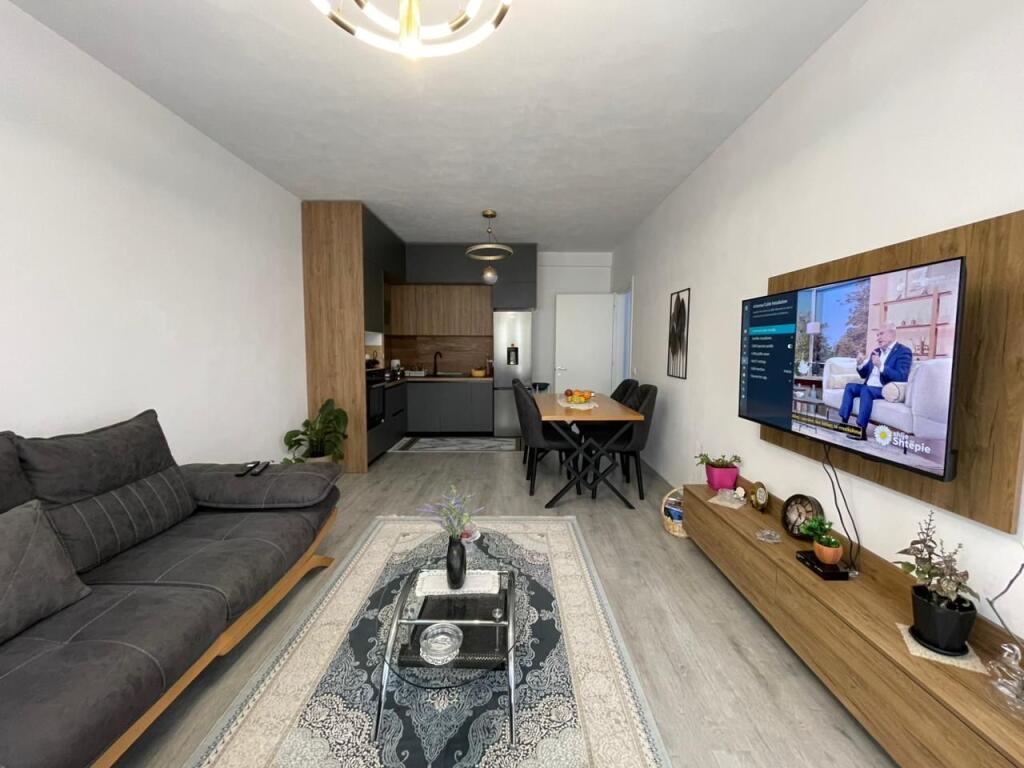 Appartamento 2+1 in vendita a Univers City.