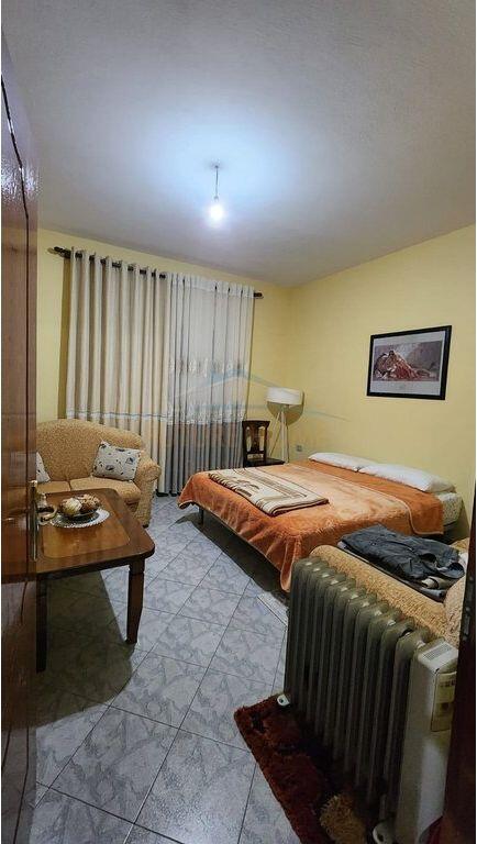 In vendita, Villa su 3 piani, Sauk, Tirana