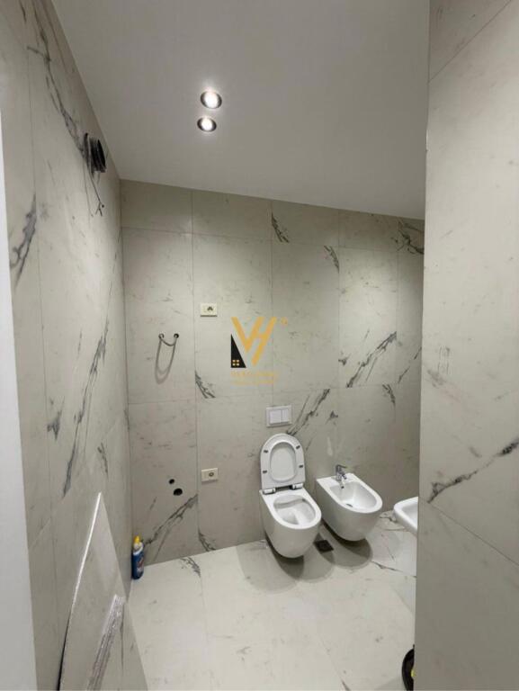 OFFICE 70 M2 FOR RENT NEAR MINE PEZA 700 EURO