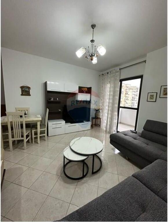 APARTAMENT 2+1 ME QIRA ASTIR PRANE BAR BOHEM