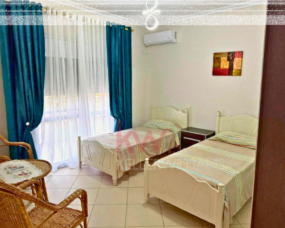APPARTAMENTO IN VENDITA 2+1+2 con vista mare laterale SUL LUNGOMARE DI VALONA