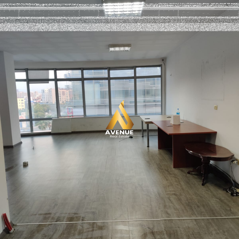 Jepet me qira ambient biznesi, kthesa e Kamzës, Tiranë