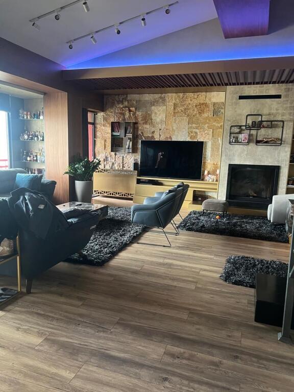 Penthouse 4+1+3+garage in Affitto Lago Secco