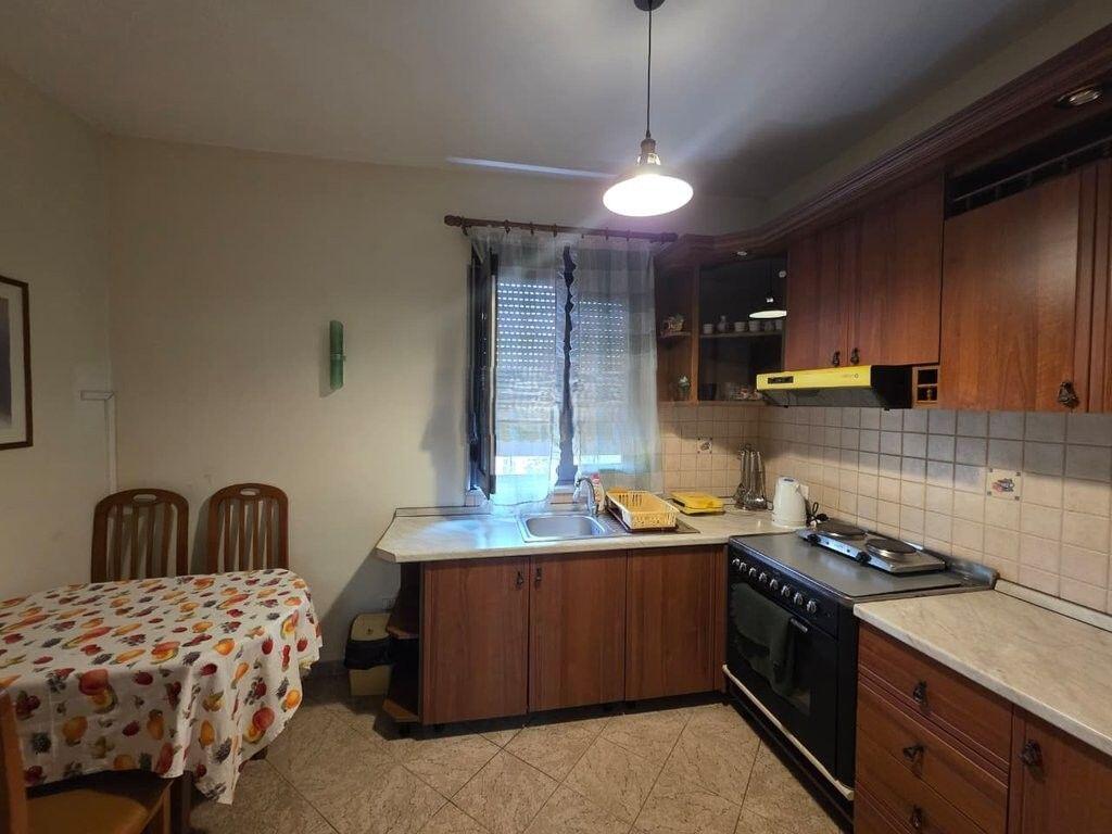 APARTAMENT 2+1+ POST PARKIMI ME QIRA PRANE ''EYE OF TIRANA'', QENDER 700 € /Muaj