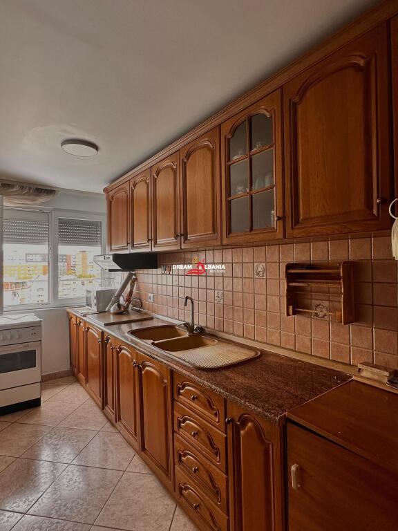 Apartament 3+1 per Shitje tek Tirana e Re prane shkolles “26 Nentori” ne Tirane ( ID 4131314 )