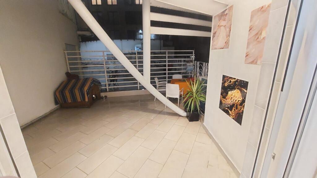 Jepet me qira apartament 1+1 te kodra e diellit 2