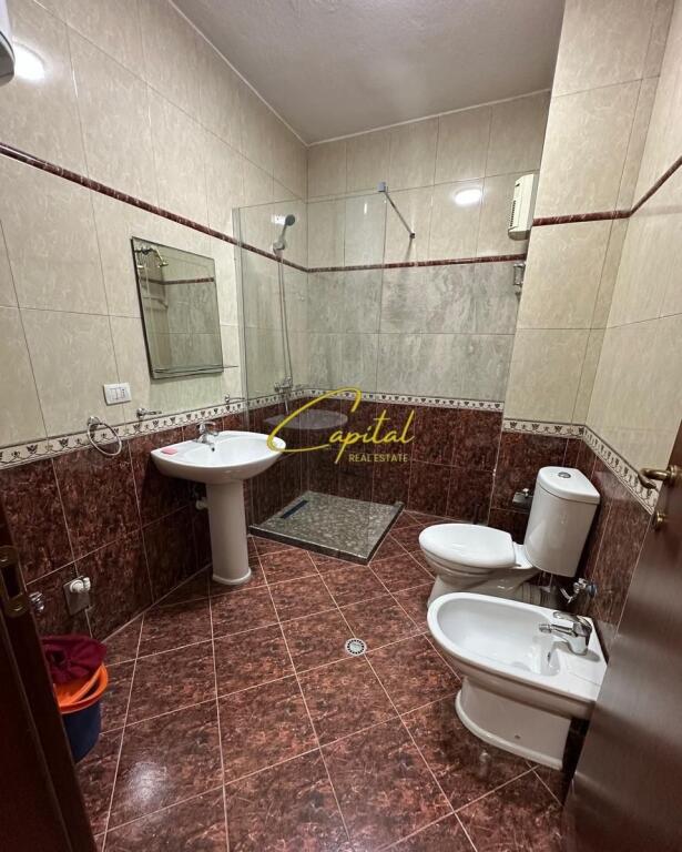 ZYRE ME QERA 118 M2 KOMUNA E PARISIT 70.000 LEKE