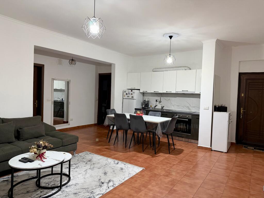 Appartamento 2+1 in vendita, via Dritan Hoxha, Tirana