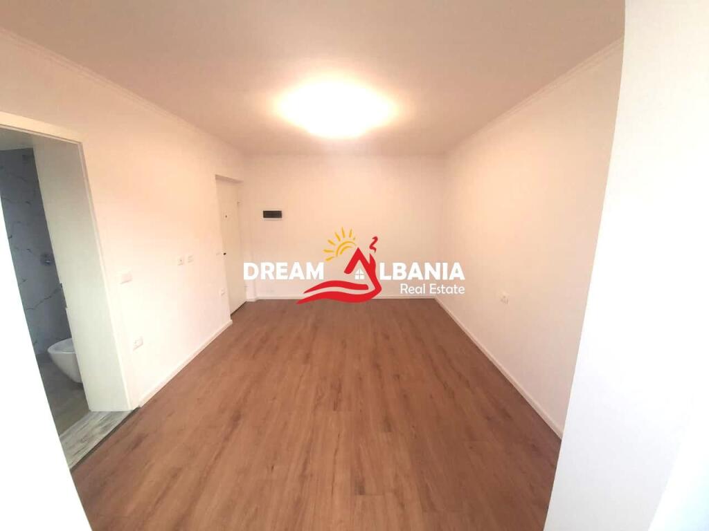Shitet Garsoniere ne Myslym Shyr, prane Shkolles Pjeter Budi ne Tirane (ID 4101879)