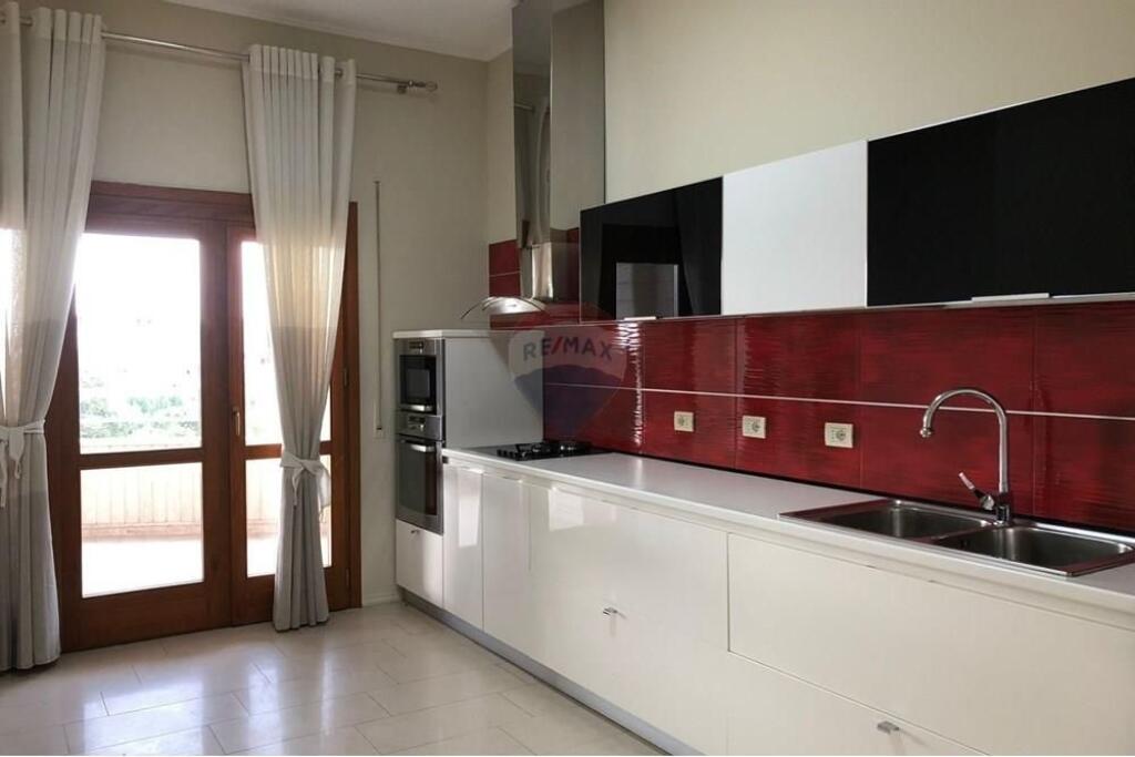 Appartamento 3+1+2 in affitto, più posto auto