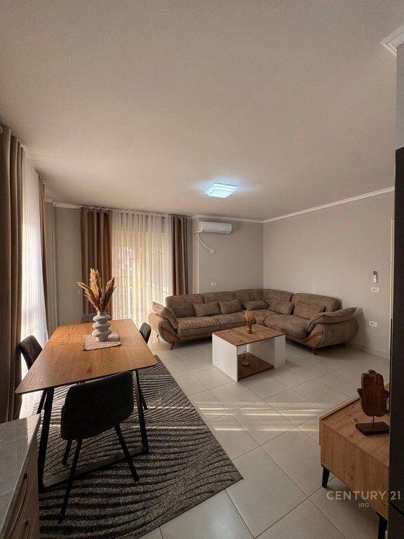 APARTAMENT 2+1 ME QERA PRANE PROKURORISE SE TIRANES!