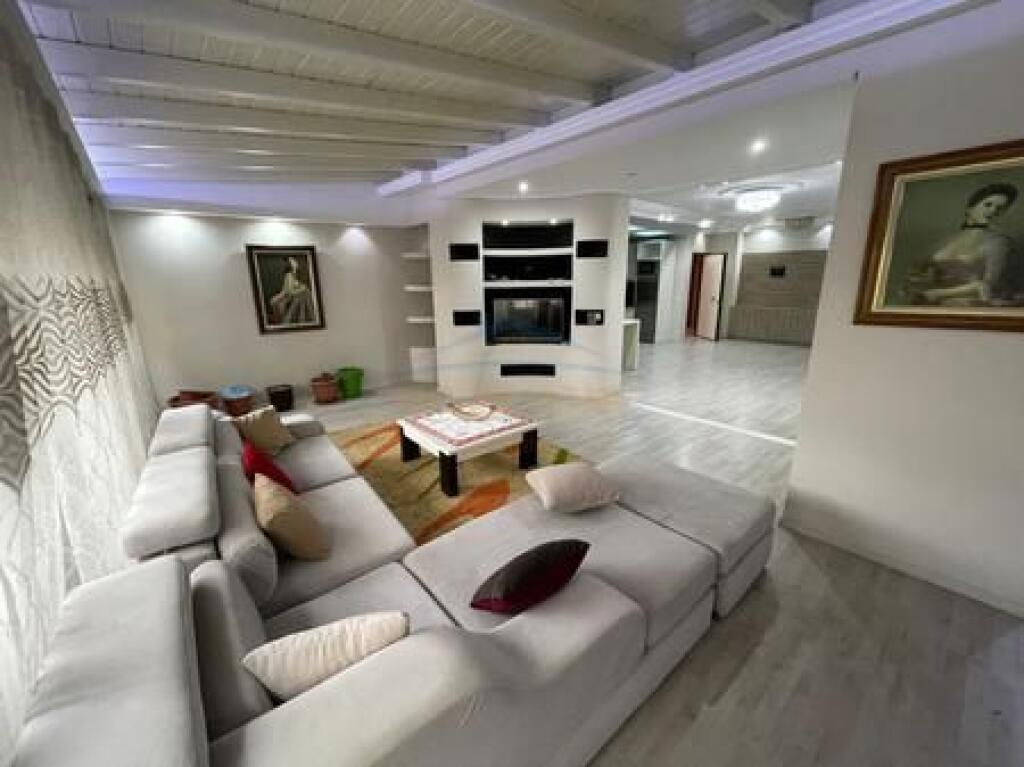 Shitet Apartament 2+1+2+ Verande, Pallati me Shigjeta