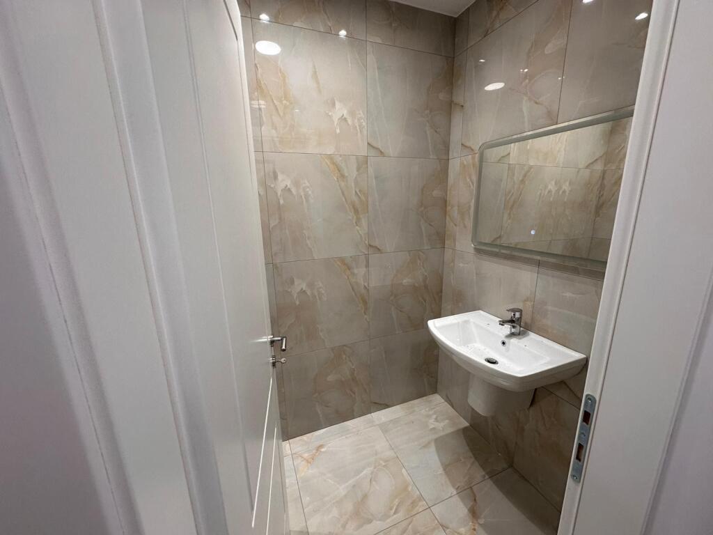 Appartamento in affitto 2+1 + posto auto  Via dei kosovari Lake View, Residenza  Piano 2  Prezzo 1400 euro