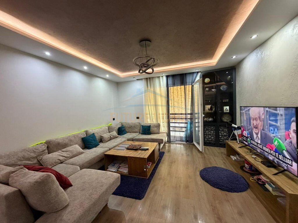 Shitet apartament 2+1 Niku Construction Komuna e Parisit