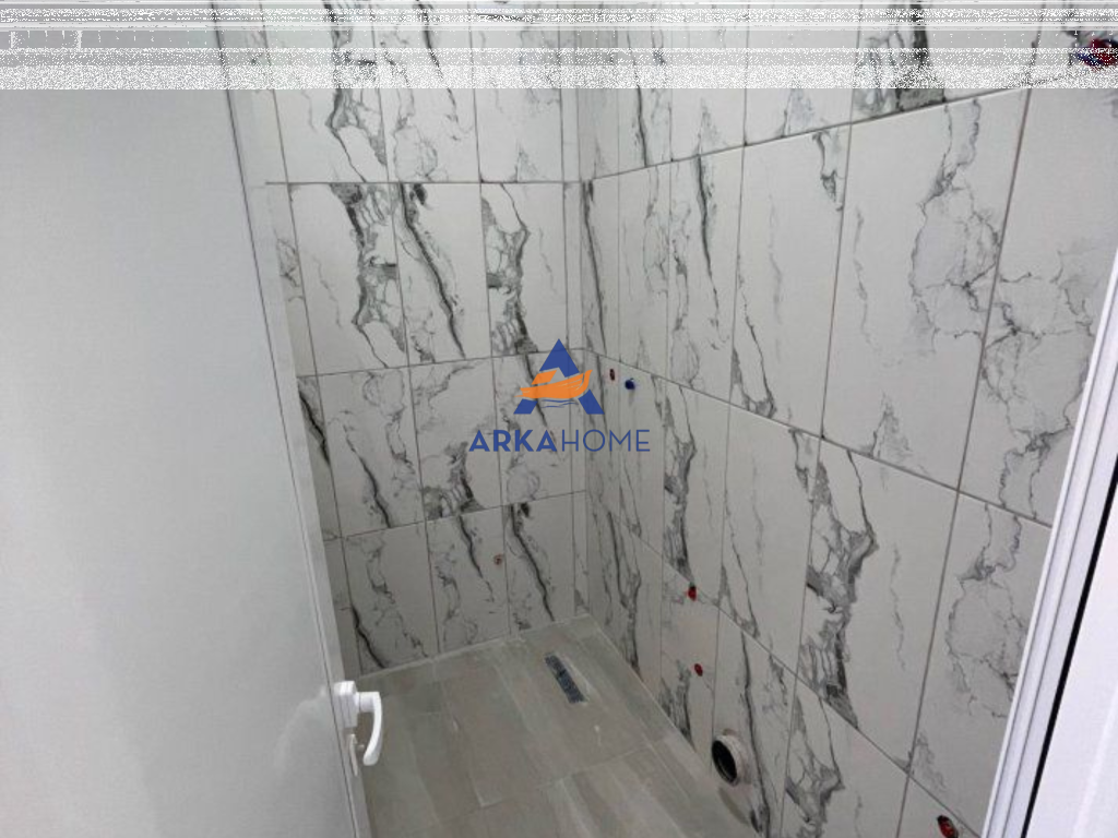 LOCALE COMMERCIALE IN AFFITTO 90 M² "TIRANA, VIA 4 DESHMORET" 800 EURO