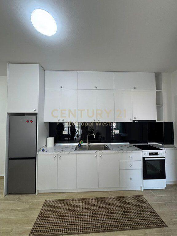 Apartament 1+1 me Qira – Ish Tregu Elektrik, Tiranë