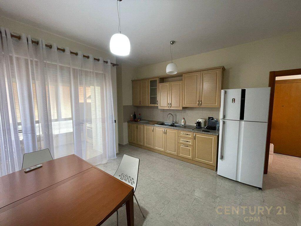 Appartamento 2+1+2 In Affitto a Garda, 127 m² 1.000 € /Mese