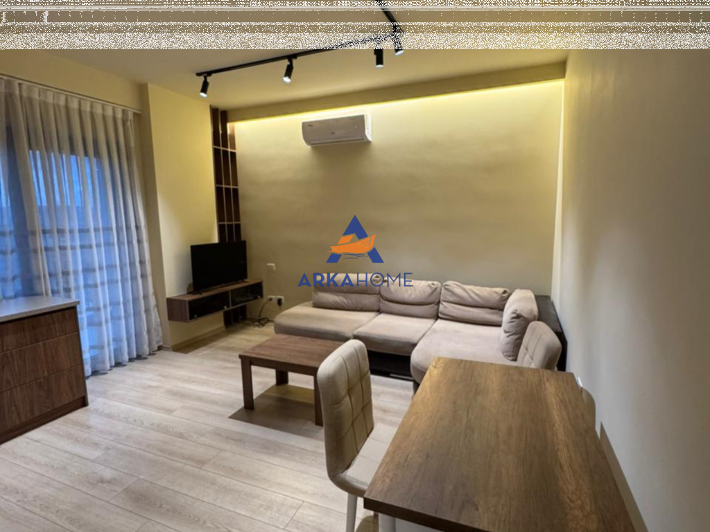 AFFITTASI APPARTAMENTO 1+1+BALCONE "VIALE ZOGU I, VICINO AL MINISTERO DELLA GIUSTIZIA" 850 EURO
