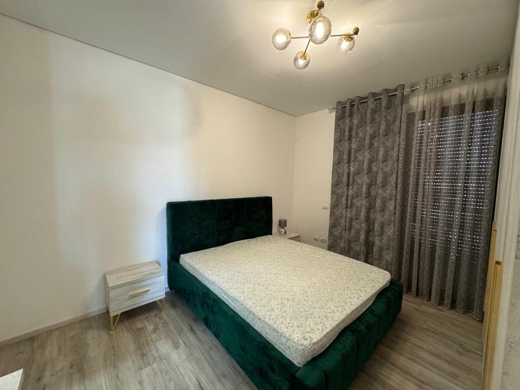 Affitto, super appartamento 2+1+2  9° piano, palazzo nuovo con 2 ascensori  Appena arredato, mai abitato prima  Prezzo 900€  Vicino a Milo 2000, di fronte a Amerikan 3