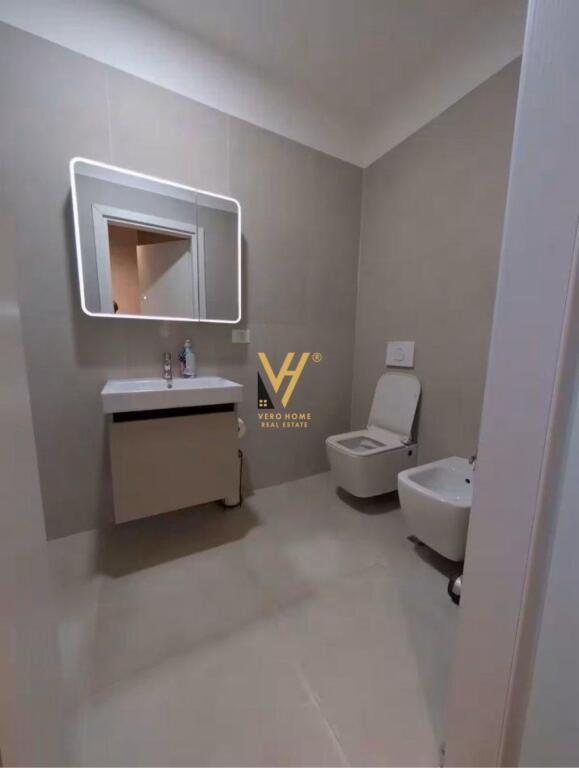 JEPET APARTAMENT 2+1+BLK ME QIRA TE STADIUMI DINAMO 90.000 LEKE