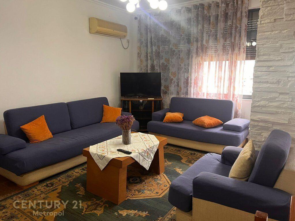 Appartamento 2+1 in Affitto, Ginnasio Partizani 650 € /Mese
