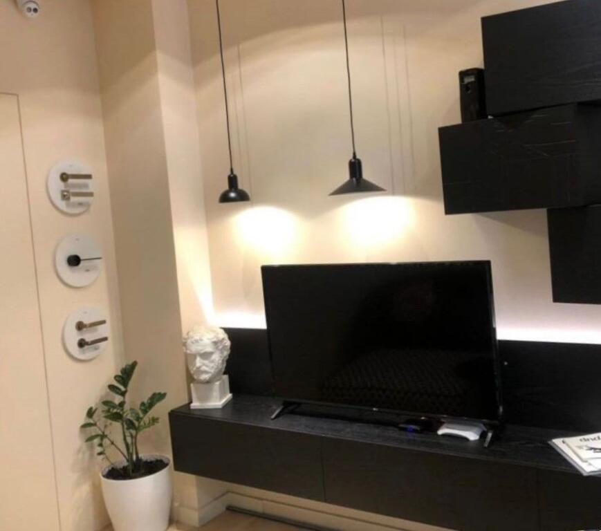 Business Premises for Rent    Elar2 8 1383