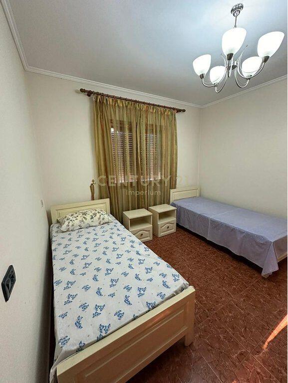 Jepet me qira ambient banimi 2+1 pranë fabrikës së miellit