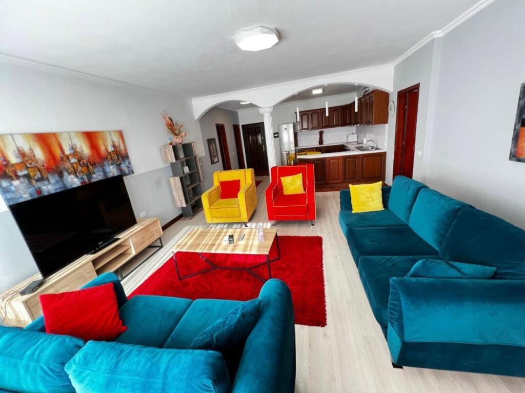 📌Jepet me qira apartament 2+1 📍ne Rrugen e Kavajes!