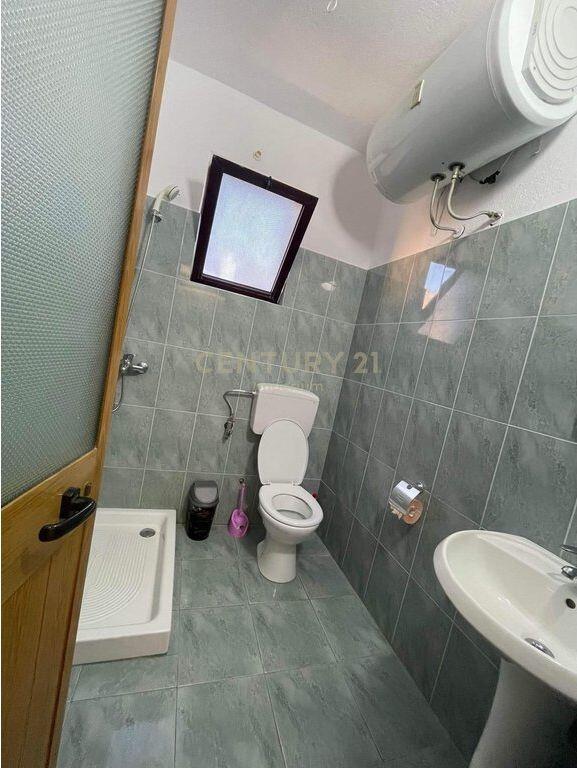 Villa Attaccata su 2 Piani in Vendita a Golem – 3 Camere da Letto | 2 Bagni | Cortile Privato 🌴 150.000 €