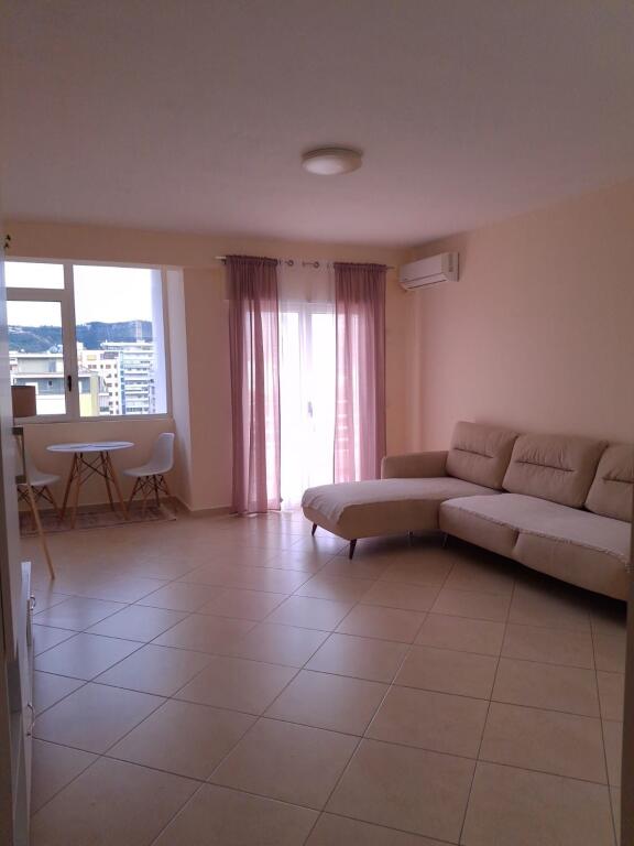 In Vendita – Appartamento 1+1+2 nel Centro di Vlora