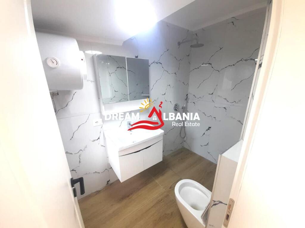 Shitet Garsoniere ne Myslym Shyr, prane Shkolles Pjeter Budi ne Tirane (ID 4101879)