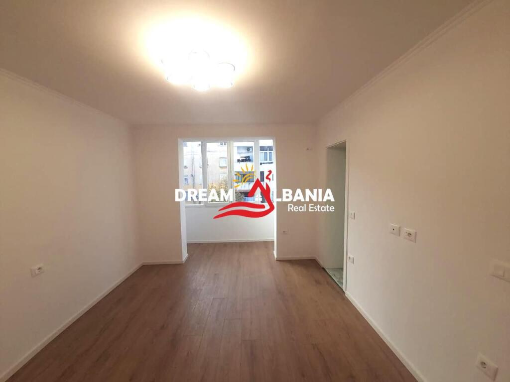 Shitet Garsoniere ne Myslym Shyr, prane Shkolles Pjeter Budi ne Tirane (ID 4101879)