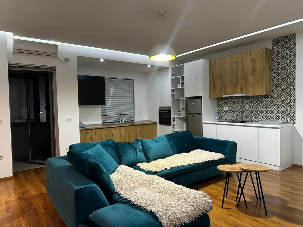 Appartamento in affitto 2+1+2 ad Astir