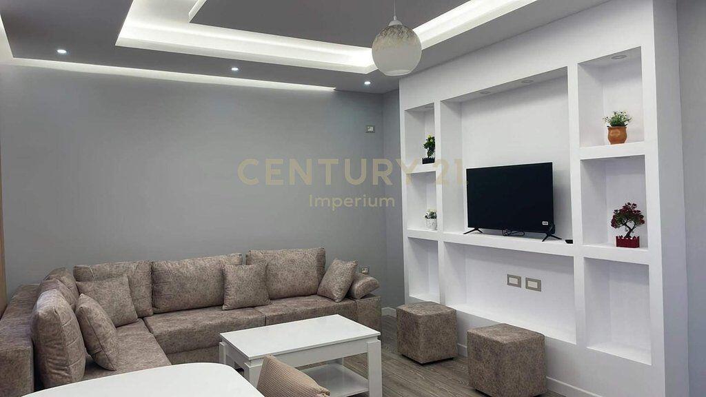 Villa Attaccata su 2 Piani in Vendita a Golem – 3 Camere da Letto | 2 Bagni | Cortile Privato 🌴 150.000 €