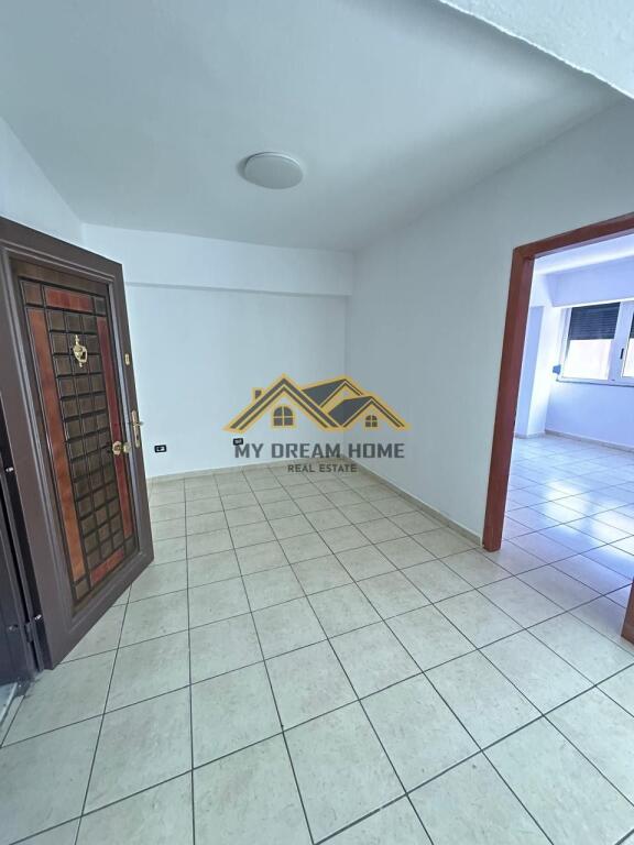 VENDESI APPARTAMENTO 1+1 CENTRO DURAZZO!