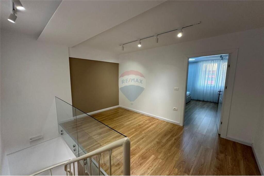 Duplex - In Affitto - Piazza Skanderbeg