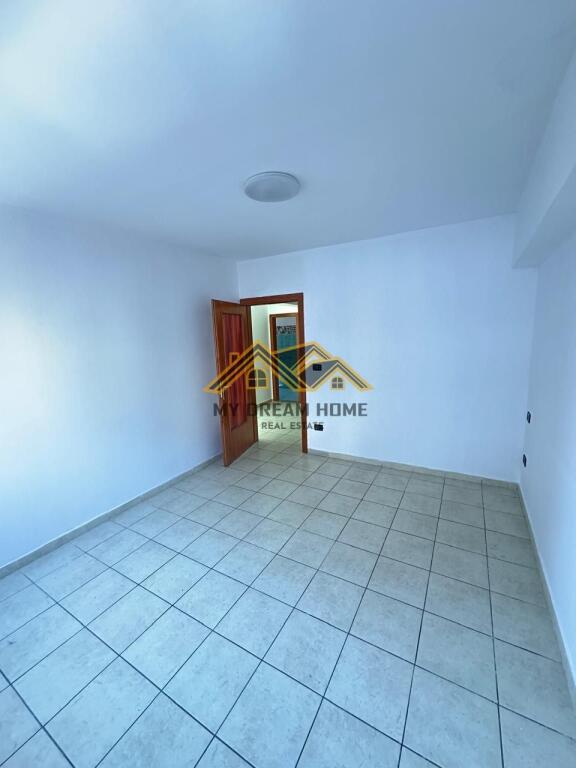 VENDESI APPARTAMENTO 1+1 CENTRO DURAZZO!