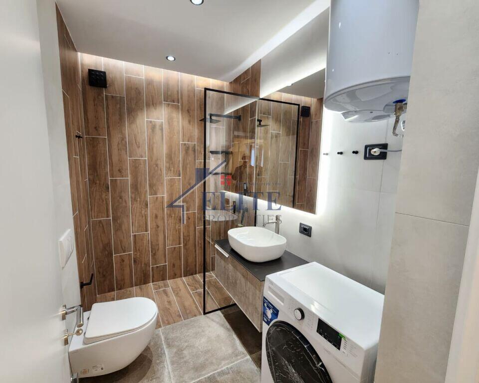 Pallatet Cabej, apartament 1+1 me qira