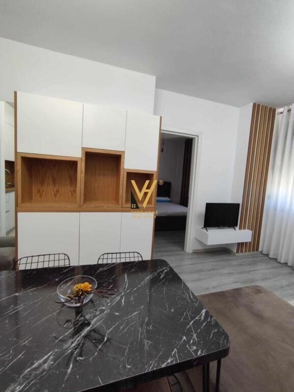 JEPET APARTAMENT 1+1 ME QERA NE YZBERISHT 450 EURO