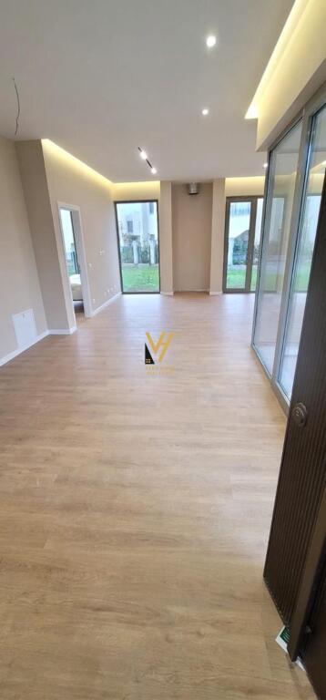 JEPET VILETE DY KATESHE ME QIRA TE LIQENI I THATE, GREEN VALLEY 220.000 LEKE