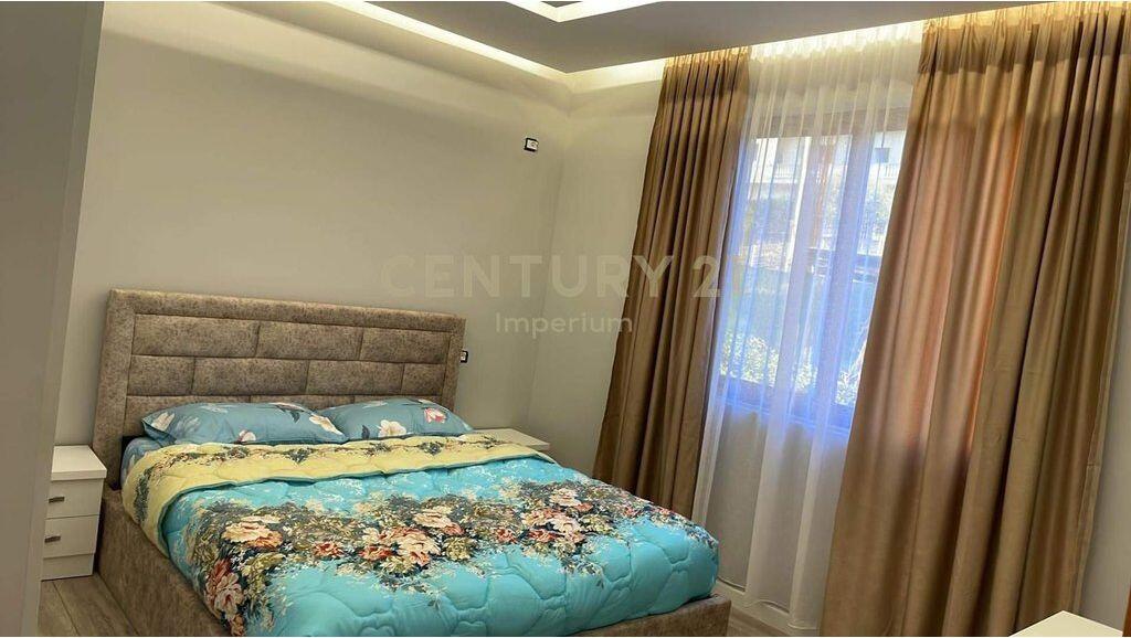 Villa Attaccata su 2 Piani in Vendita a Golem – 3 Camere da Letto | 2 Bagni | Cortile Privato 🌴 150.000 €
