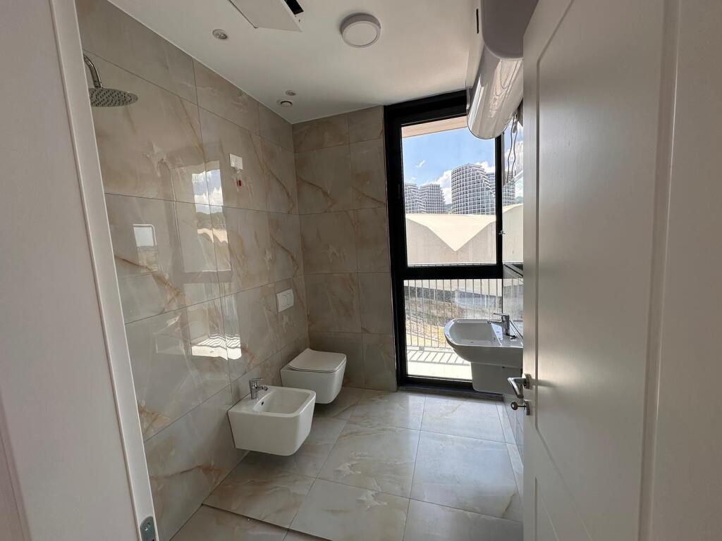 Appartamento in affitto 2+1 + posto auto  Via dei kosovari Lake View, Residenza  Piano 2  Prezzo 1400 euro