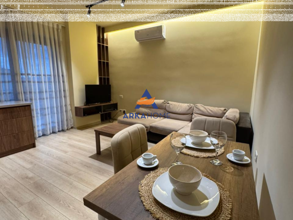AFFITTASI APPARTAMENTO 1+1+BALCONE "VIALE ZOGU I, VICINO AL MINISTERO DELLA GIUSTIZIA" 850 EURO