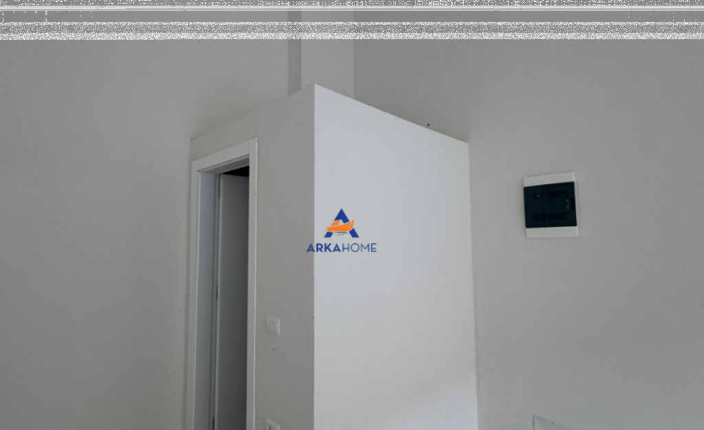 LOCALE IN AFFITTO 54M2 "GOLDEN PARK, AMERIKAN 3" 700 EURO