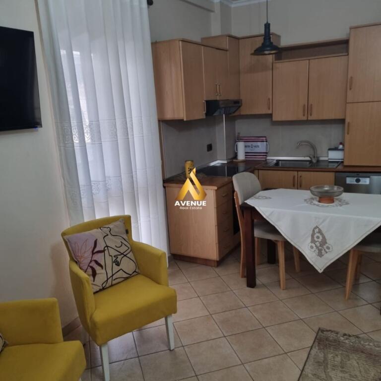 Jepet me qira apartament 1+1 – Petro Nini Luarasi, Ali Demi, Tiranë