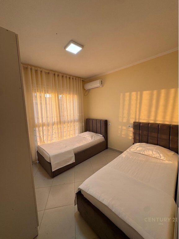 APARTAMENT 2+1 ME QERA PRANE PROKURORISE SE TIRANES!